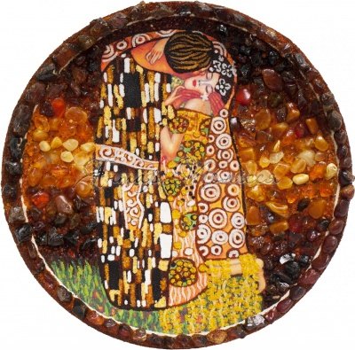 Декоративная тарелка из янтаря