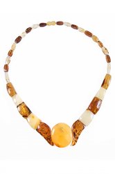 Amber beads with an oval center