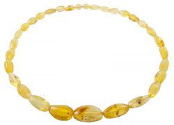 Beads made of transparent amber