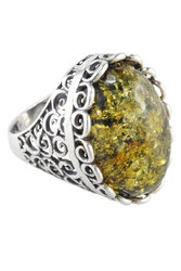 Ажурное кольцо с черненым серебром и янтарем «Сали»