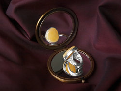 Серебряное кольцо с камнем янтаря «Лана»