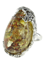 Кольцо с янтарем в декоративной серебряной оправе «Тара»