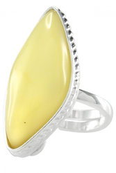 Серебряное кольцо с янтарем «Муза»