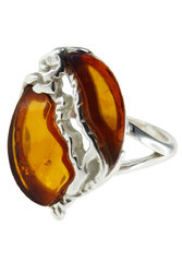 Срібний перстень з бурштином «Пума»