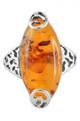 Кольцо с янтарем в декоративной серебряной оправе «Эмбер»