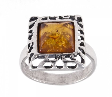 Серебряное кольцо-печатка с янтарем