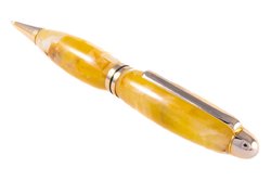Шариковая ручка из пластин янтаря
