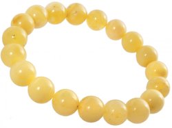 Bracelet made of honey-colored amber beads