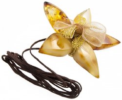 Pendant “Flower” on a wax rope