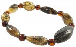 Bracelet made of different sizes of amber