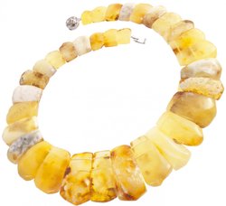 Beads made of flat amber stones