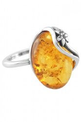 Серебряное кольцо с янтарем «Дайна»
