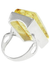 Перстень з каменем бурштину в срібній оправі «Еліт»