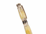 Pen decorated with amber SUV001024-001