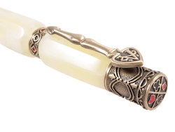 Pen decorated with amber SUV000629-003
