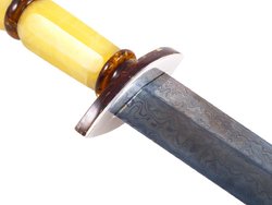 Dagger with faceted amber handle